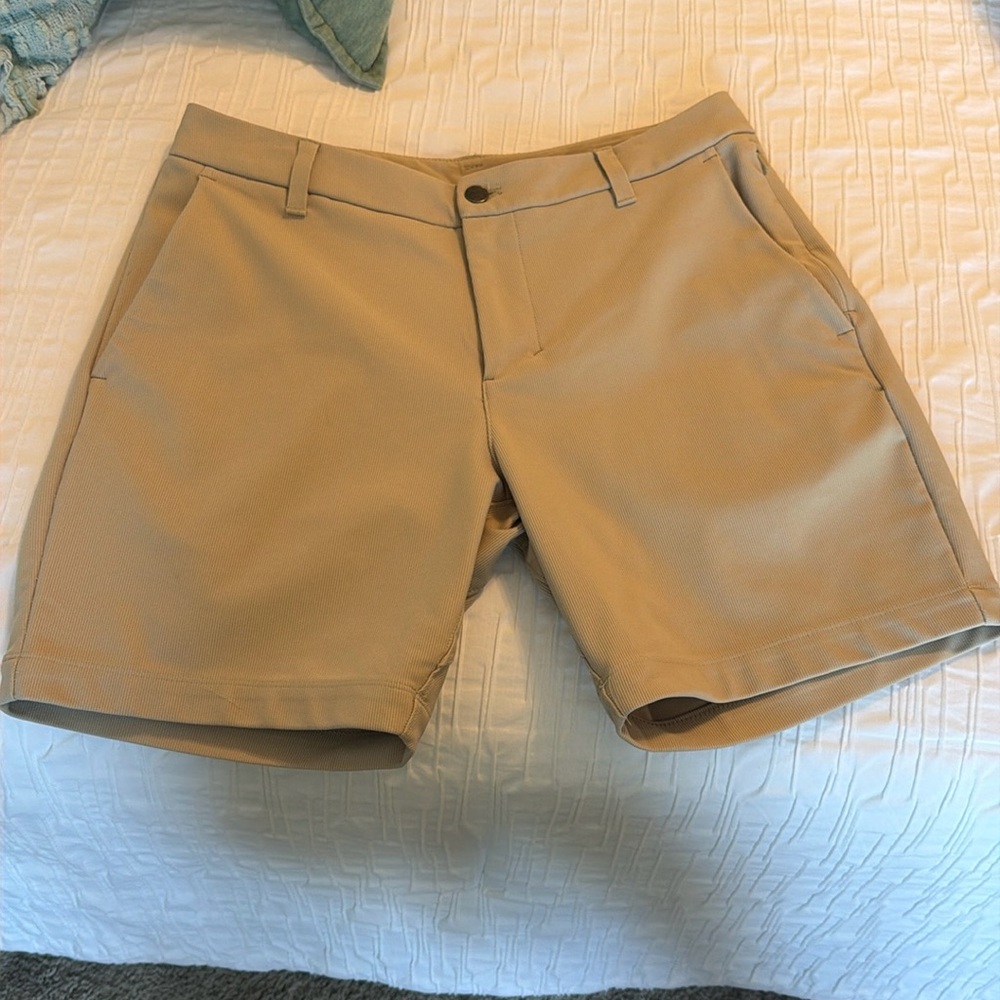Lululemon Commission Short Classic Fit 7 inch inseam